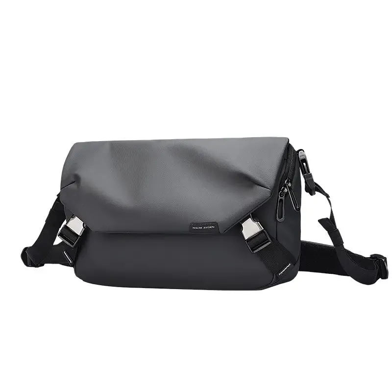 Mark Ryden waterafstotende messengerbag voor tablet