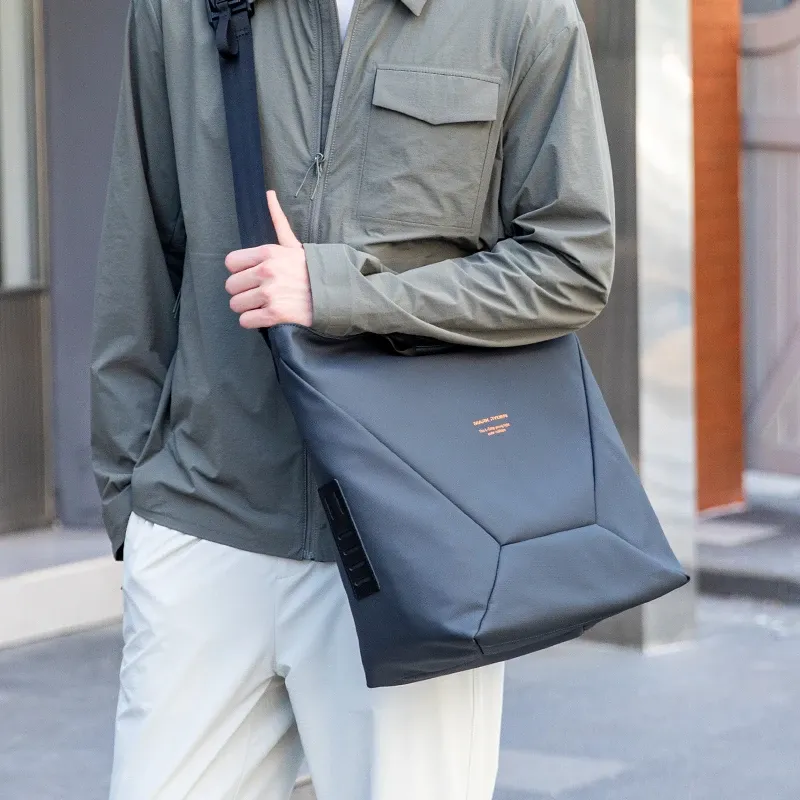 Mark Ryden ruime unisex schoudertas met ritssluiting