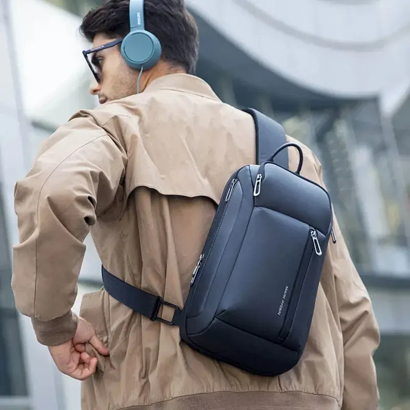 Mark Ryden multifunctionele crossbody chest bag met USB-doorvoer