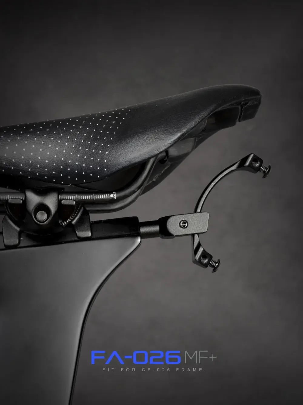OG-EVKIN titanium bidonhouder met carbon expander